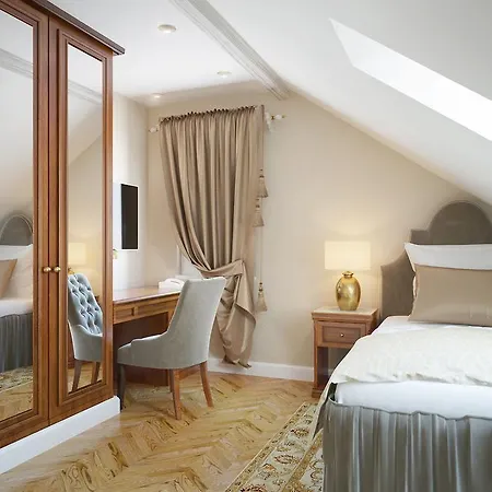 Hotel Royal Boutique And 5*